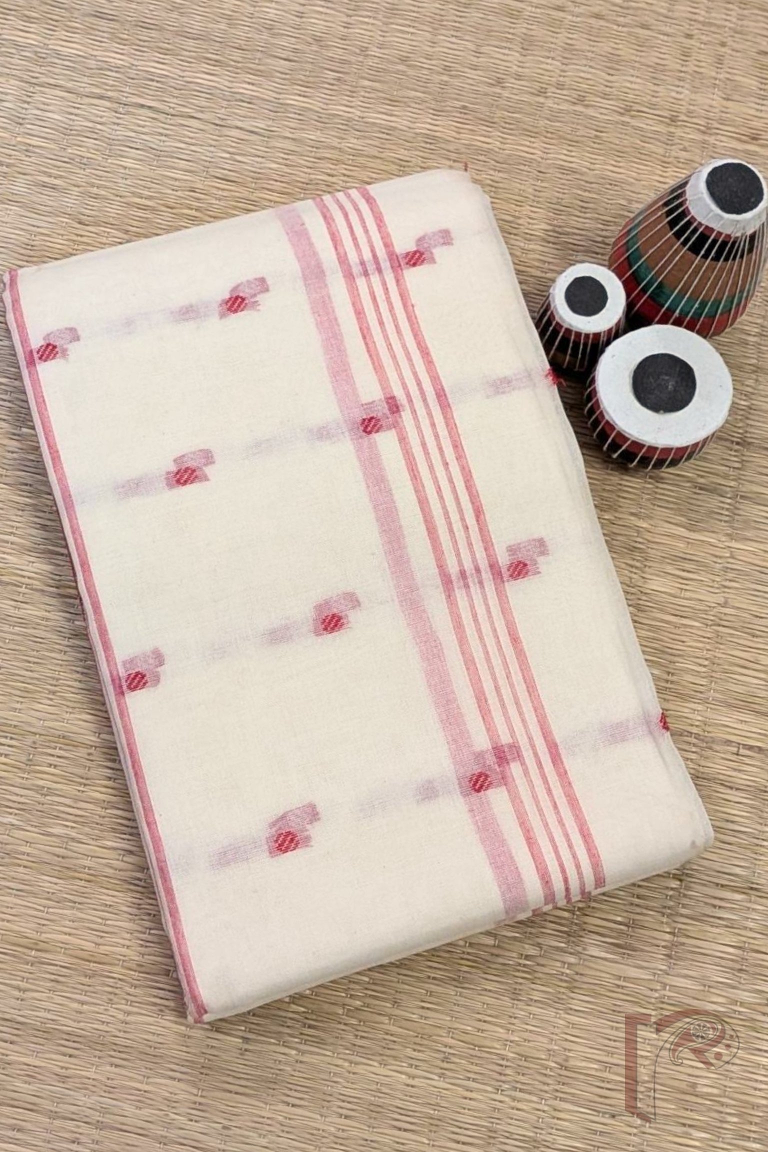 Jamdani Joy – White Bengal Cotton Jamdani Saree with Red Temple Border and Striped Pallu - Image 2