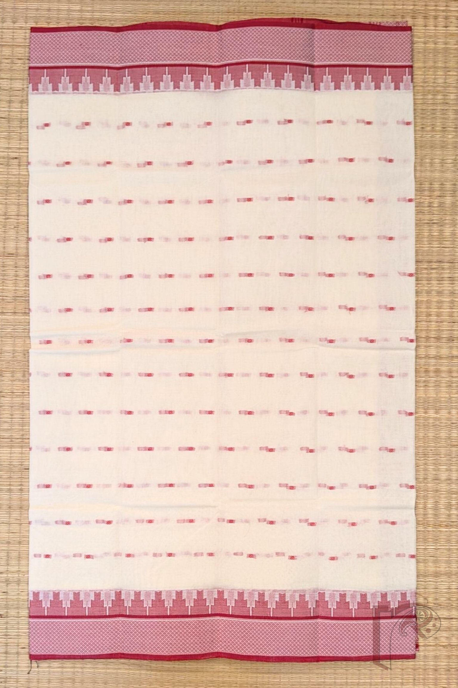 Jamdani Joy – White Bengal Cotton Jamdani Saree with Red Temple Border and Striped Pallu - Image 3