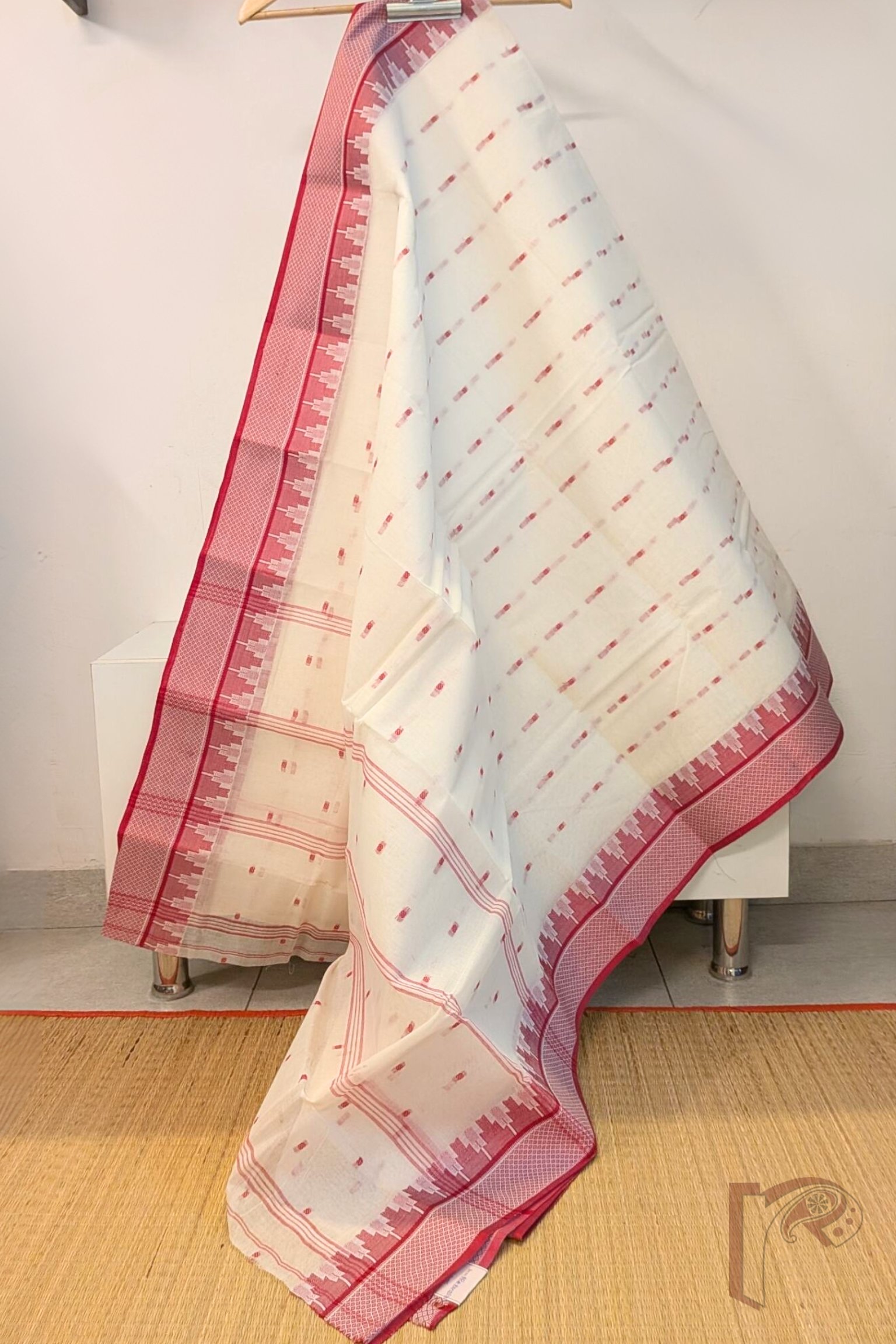 Jamdani Joy – White Bengal Cotton Jamdani Saree with Red Temple Border and Striped Pallu