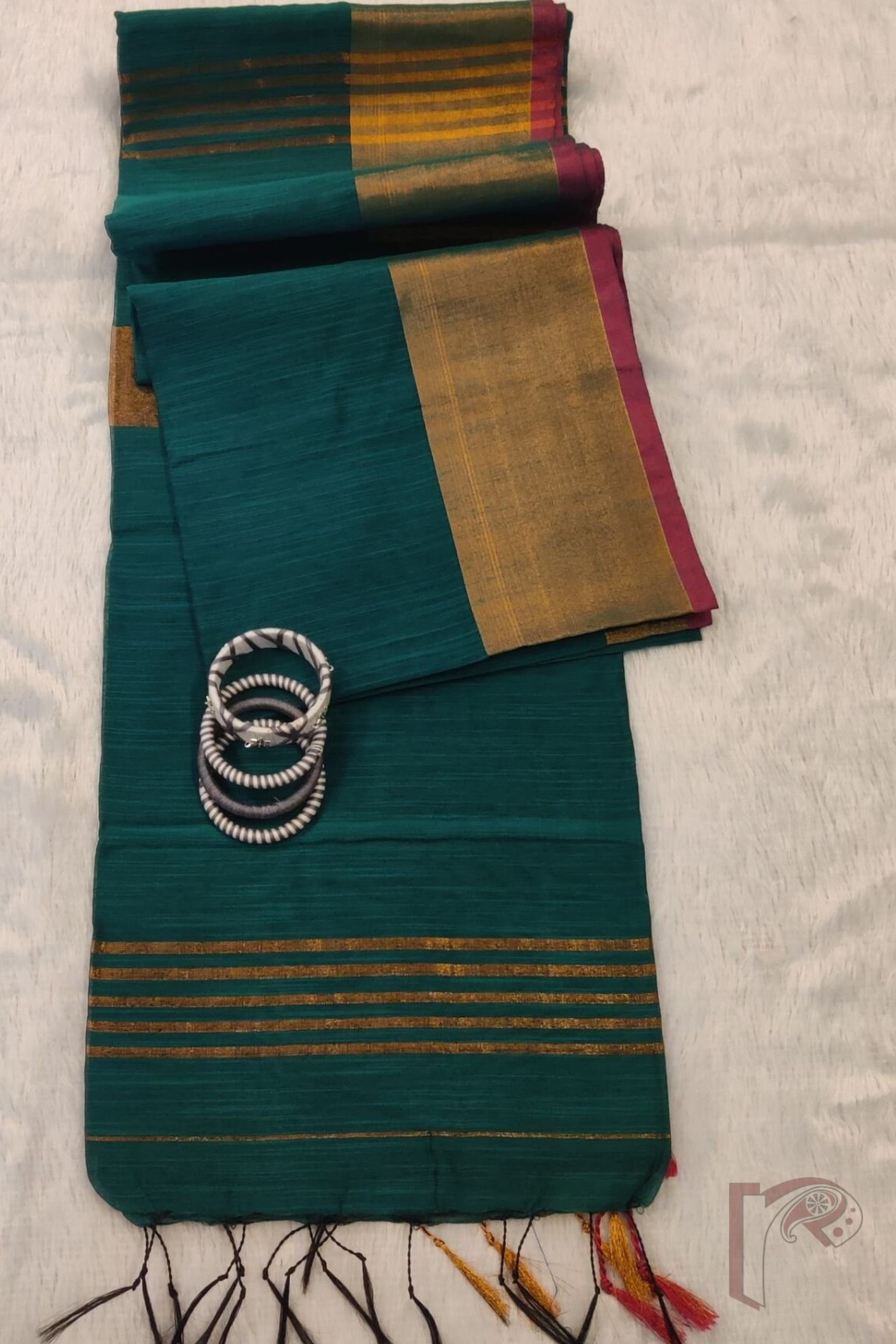 Gicha Glory - Teal Green Gicha Handloom Saree with Gold Border - Image 2