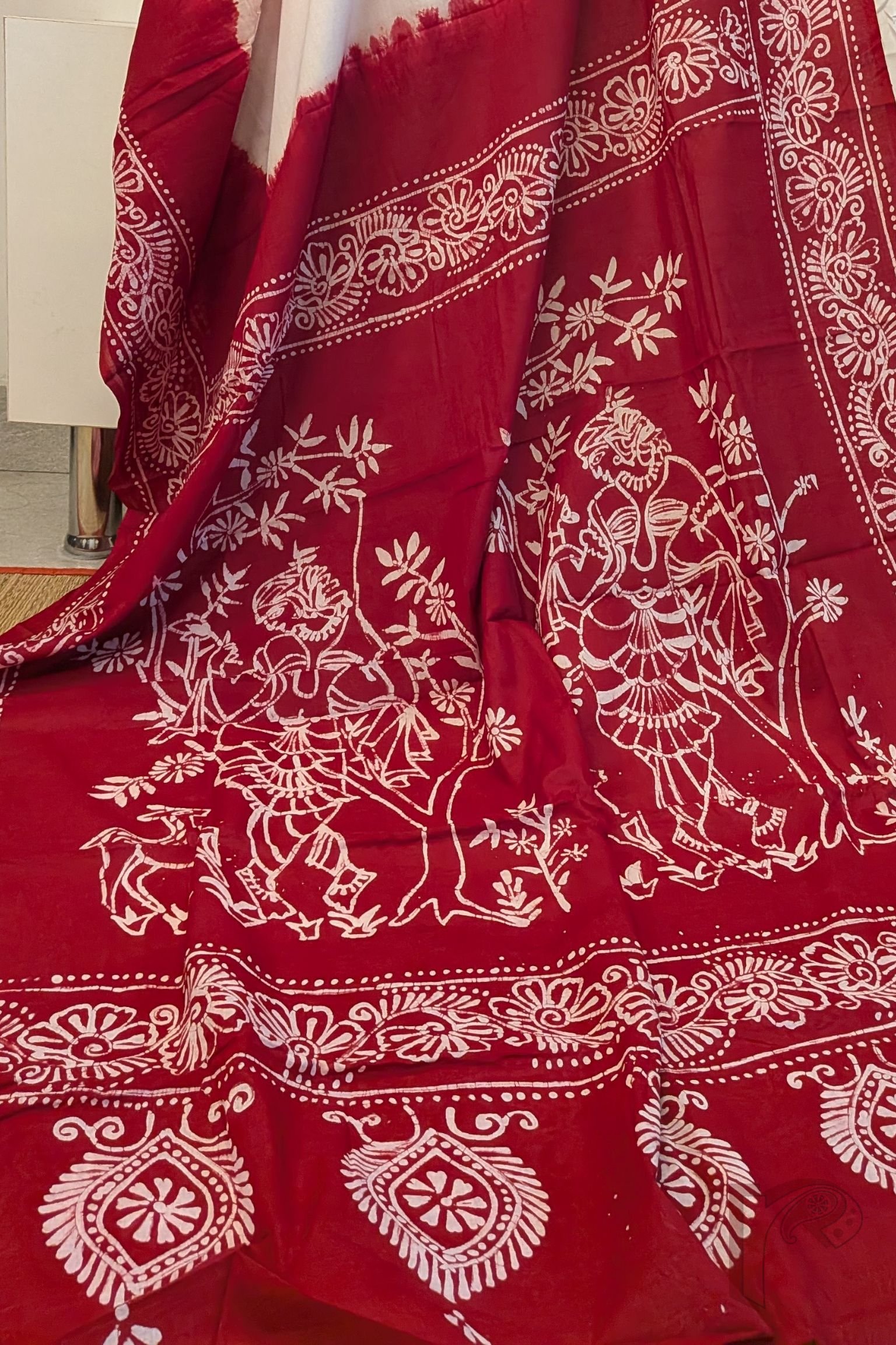 Mulmul Muse – White and Red Hand Batik Mulmul Saree with Human Figure Motif - Image 6
