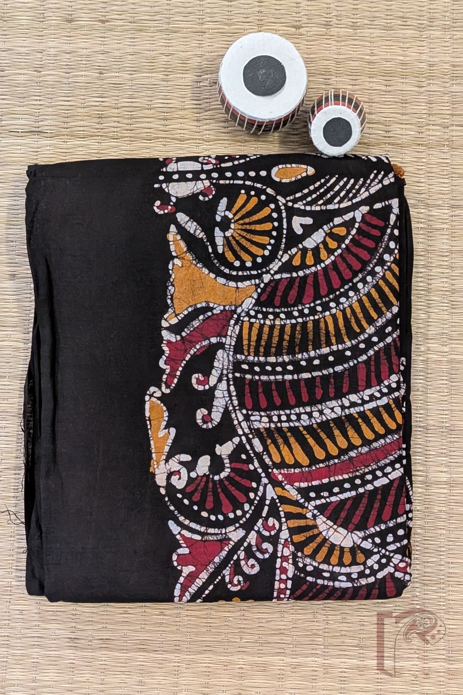 Mulmul Muse – Orange and Black Half & Half Hand Batik Mulmul Saree with Swan and Heart Motifs - Image 2