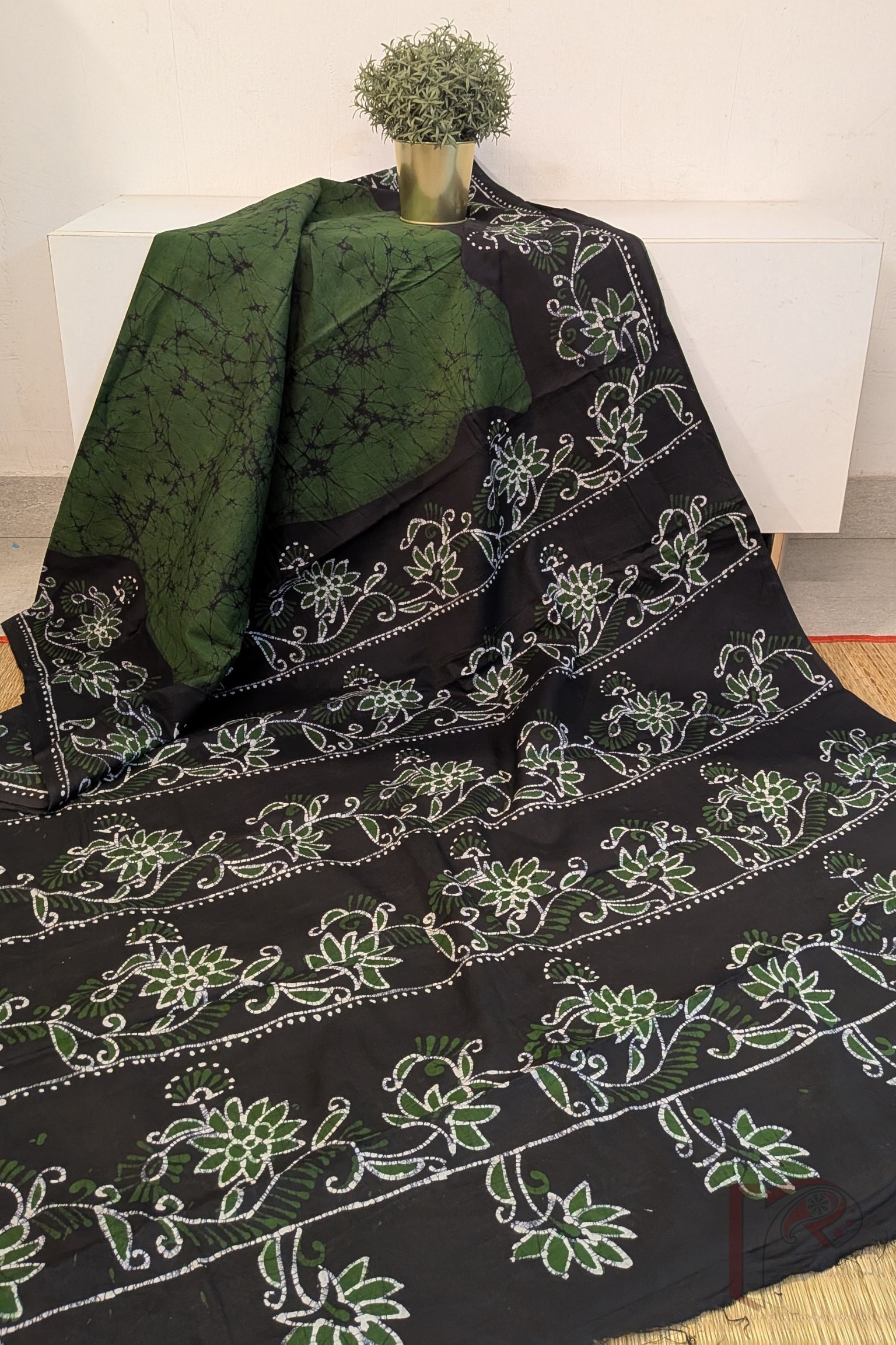 Mulmul Muse – Green and Black Half & Half Hand Batik Mulmul Saree with Floral Motifs - Image 3