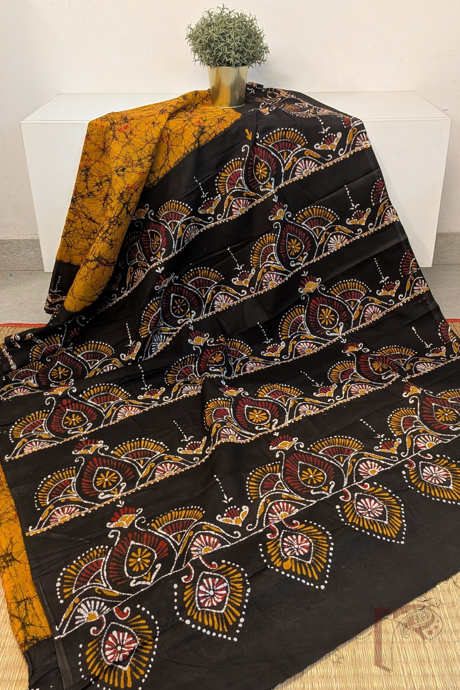 Mulmul Muse – Orange and Black Half & Half Hand Batik Mulmul Saree with Arch and Leaf Motifs - Image 3