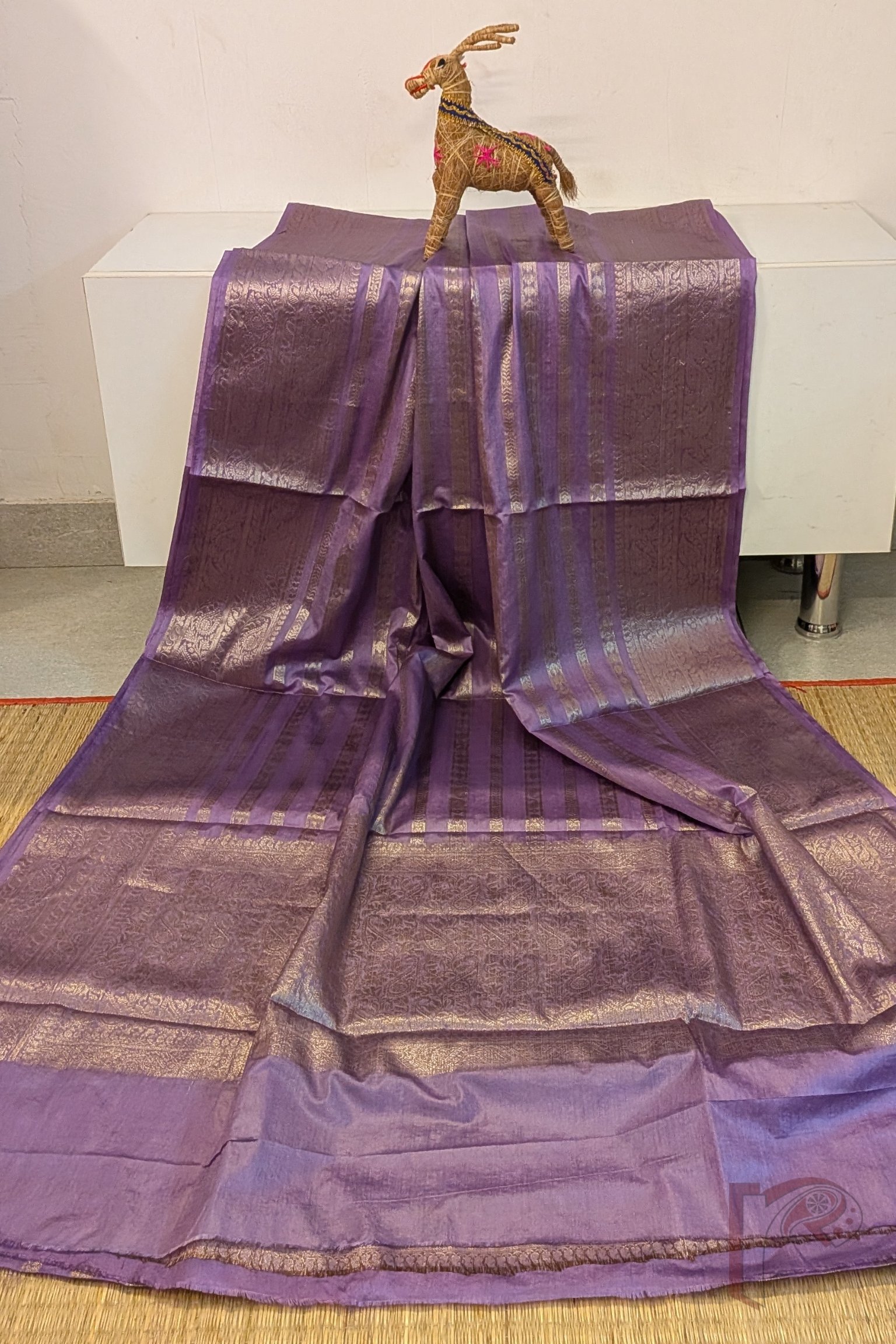 Banarasi Bloom: Light Purple Khadi Silk Saree with Dull Gold Banarasi Weave and Horizontal Zari Stripes - Image 4