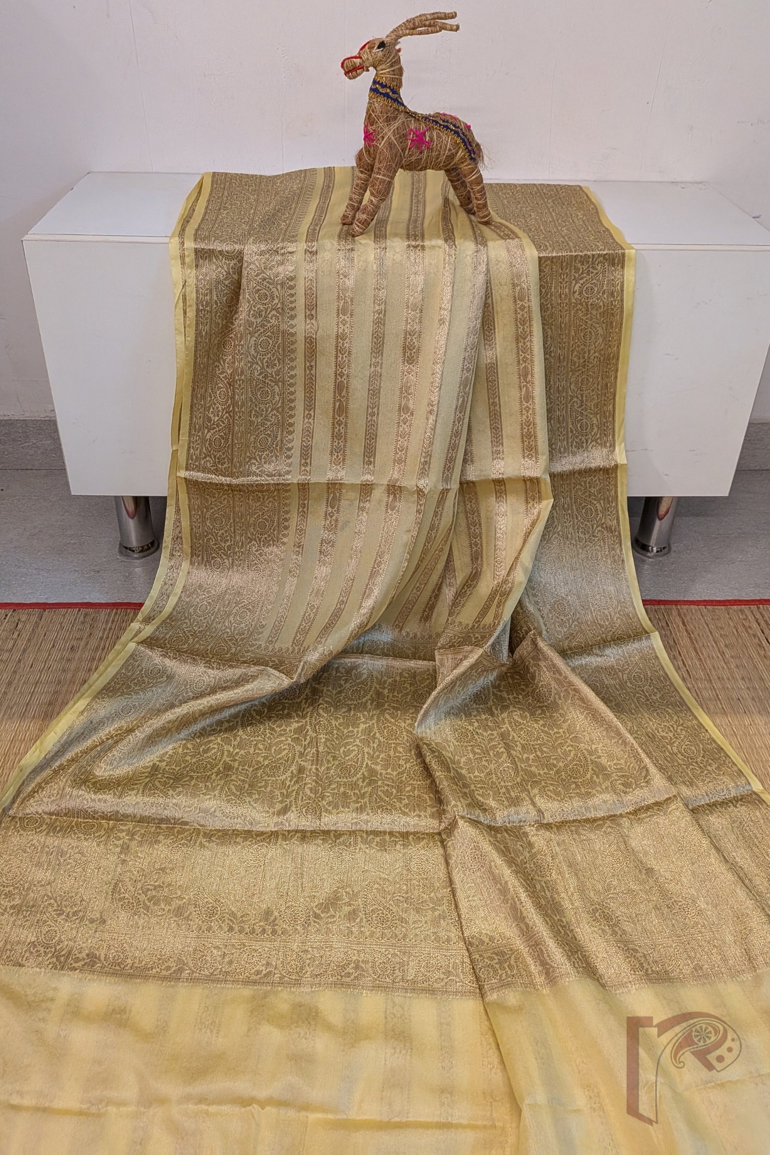 Banarasi Bloom: Light Yellow Khadi Silk Saree with Dull Gold Banarasi Weave and Horizontal Zari Stripe Pattern - Image 4