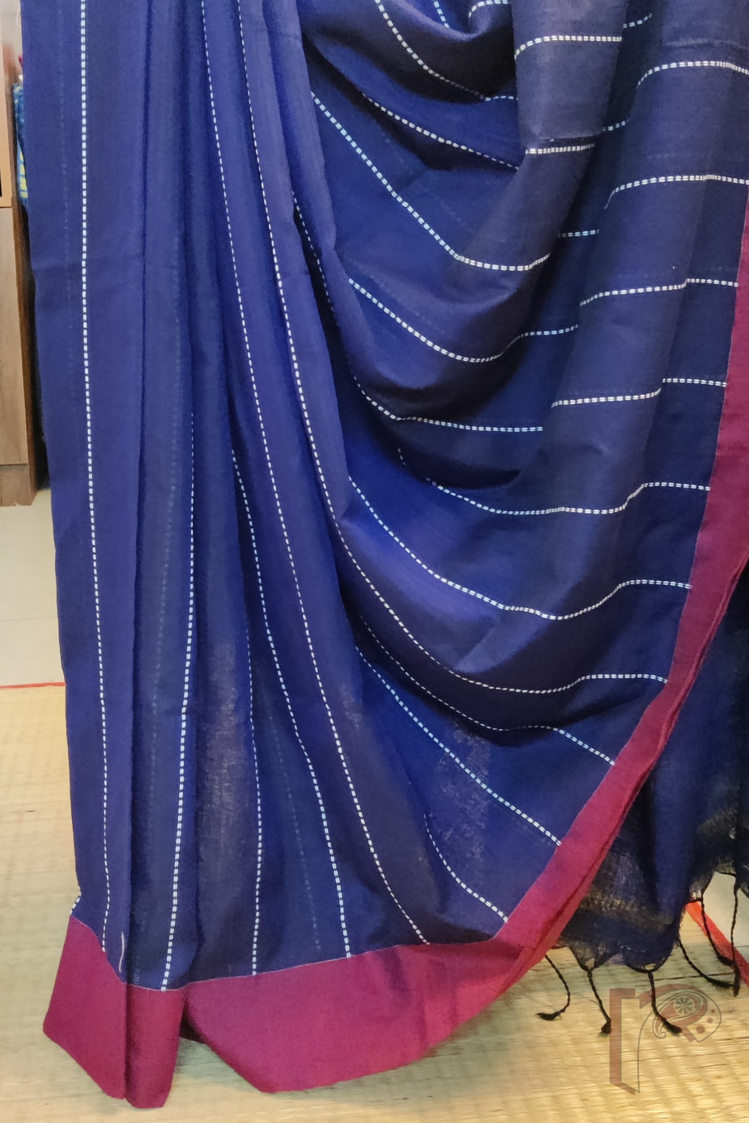 Taant Treasures - Navy Blue Taant Cotton Handloom Saree with Dull Pink Border - Image 7