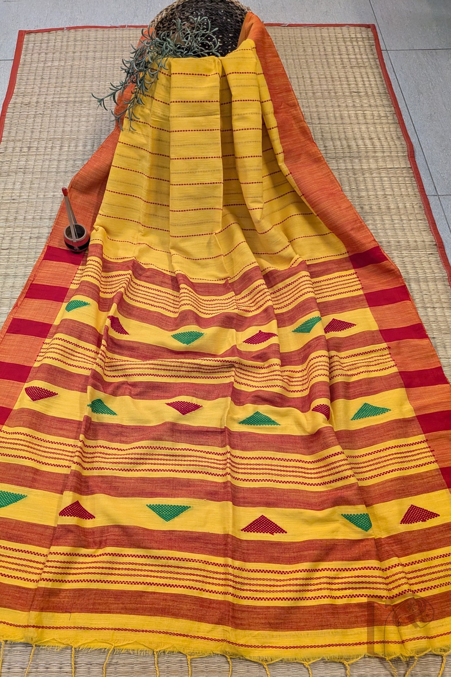 Taant Treasures - Golden Yellow Taant Cotton Handloom Saree with Dull Red–Yellow Shaded Border - Image 2