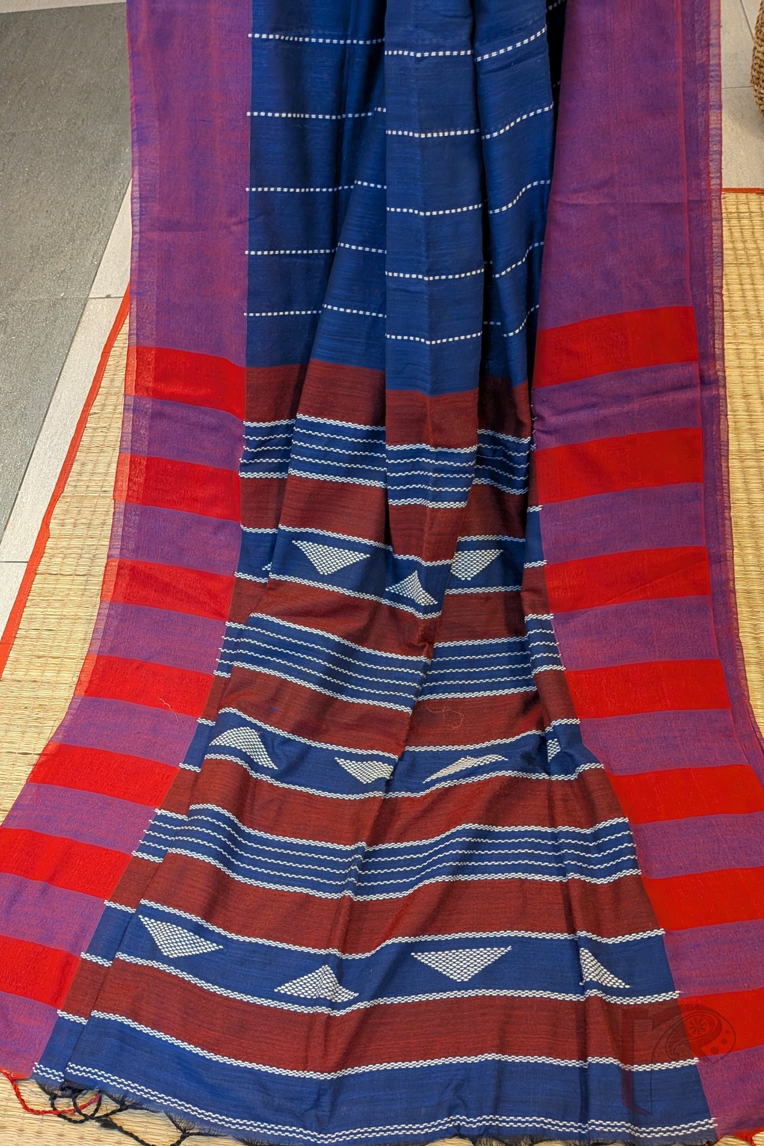 Taant Treasures - Ink Blue Taant Cotton Handloom Saree with Dull Pink Border - Image 2
