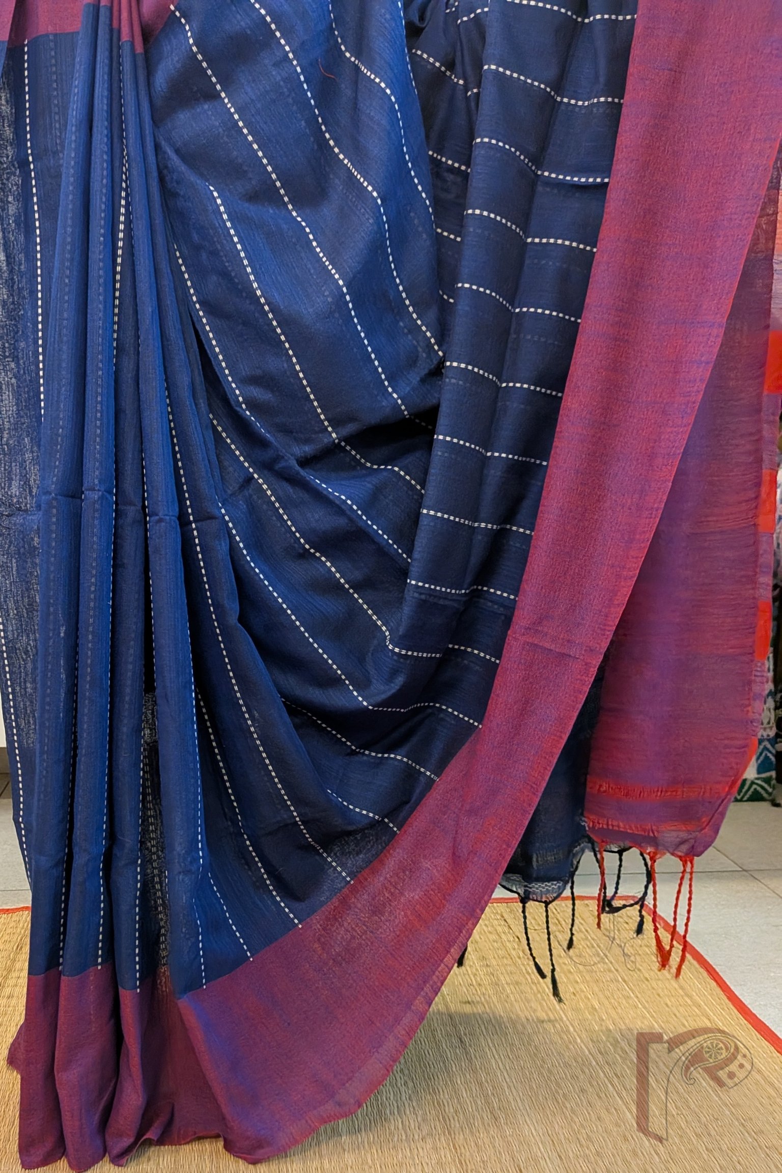 Taant Treasures - Ink Blue Taant Cotton Handloom Saree with Dull Pink Border - Image 3
