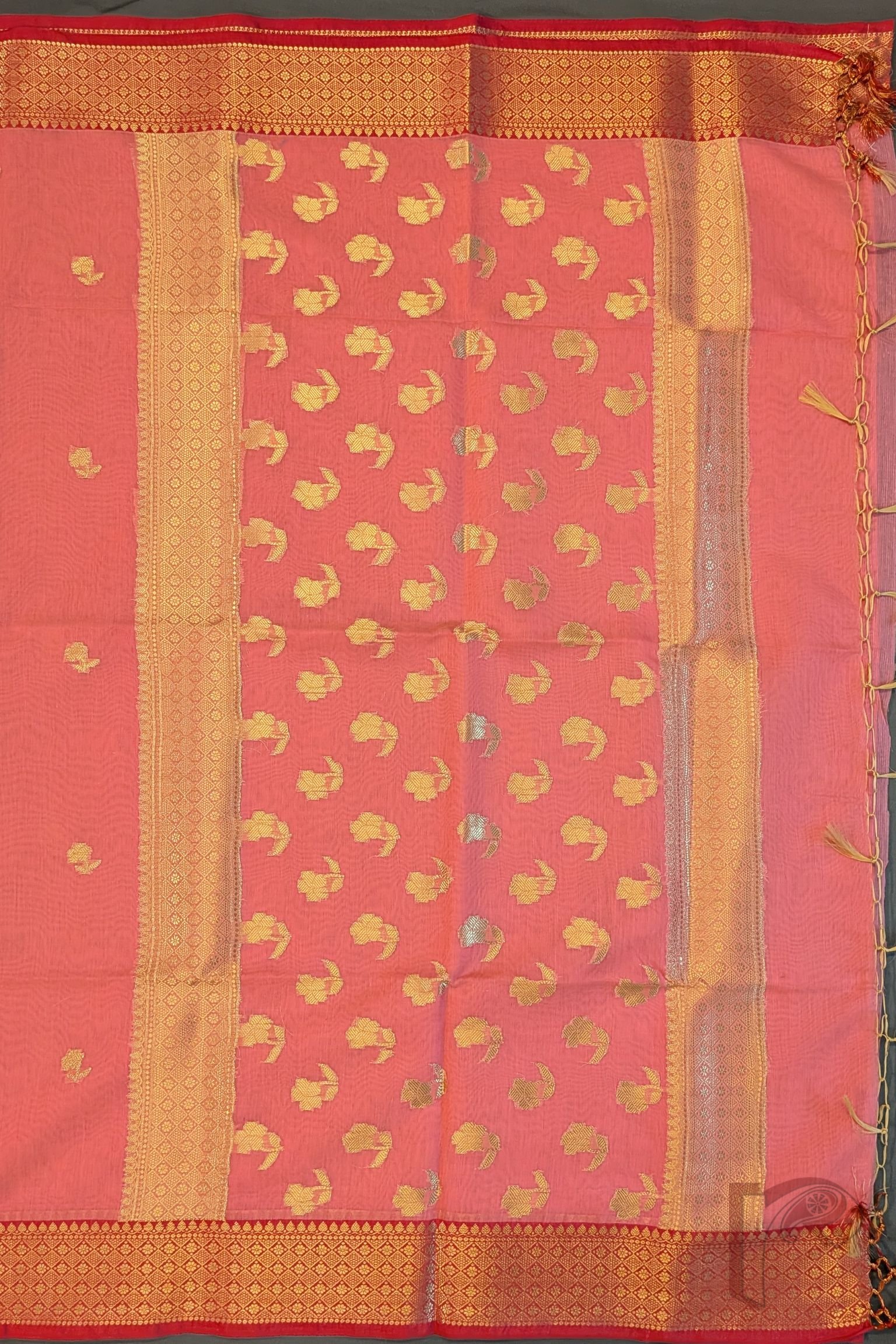 Banarasi Bloom: Light Candy Pink Cotton Silk Blended Banarasi Floral Zari Border Saree - Image 4