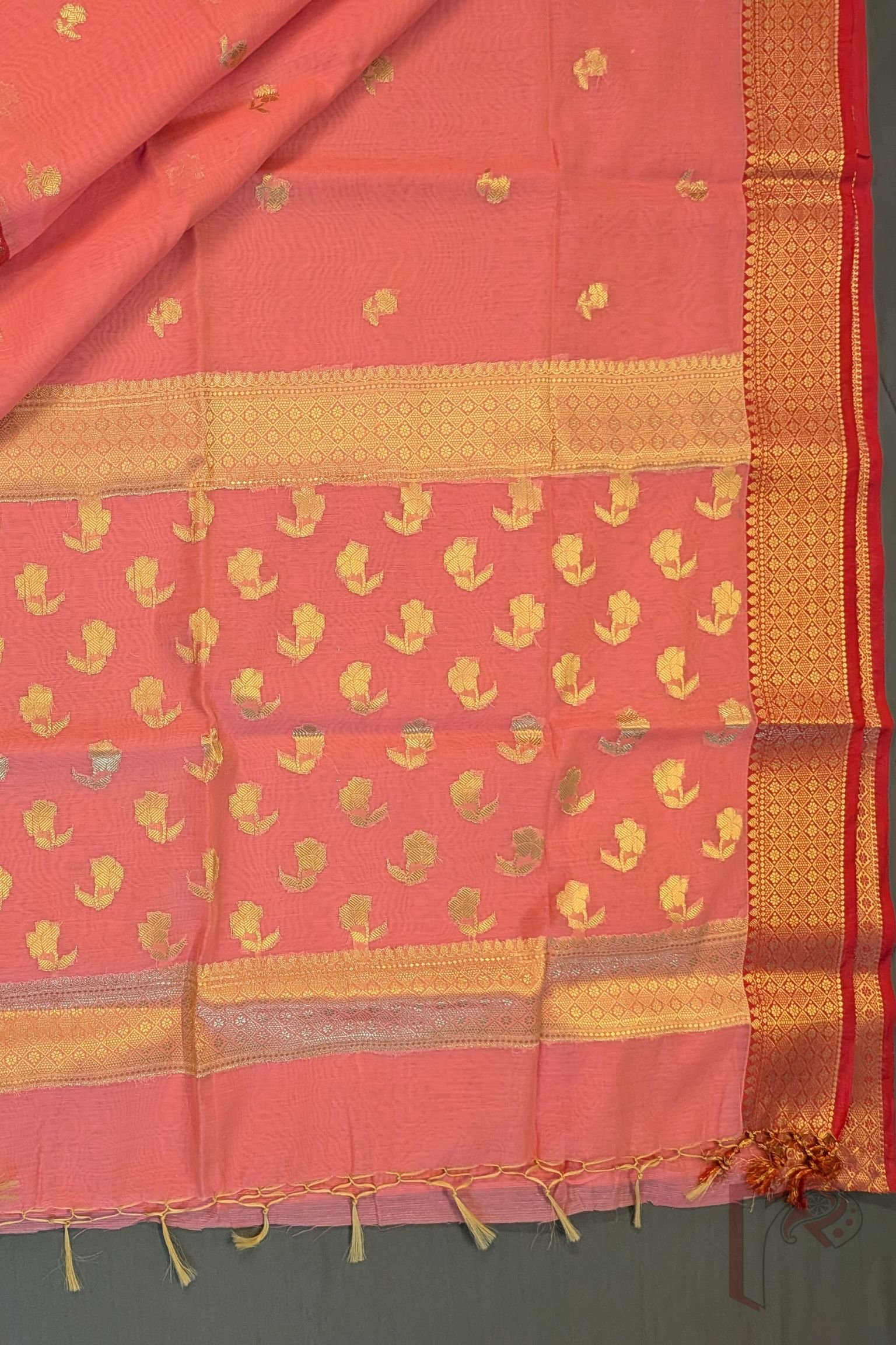 Banarasi Bloom: Light Candy Pink Cotton Silk Blended Banarasi Floral Zari Border Saree - Image 6