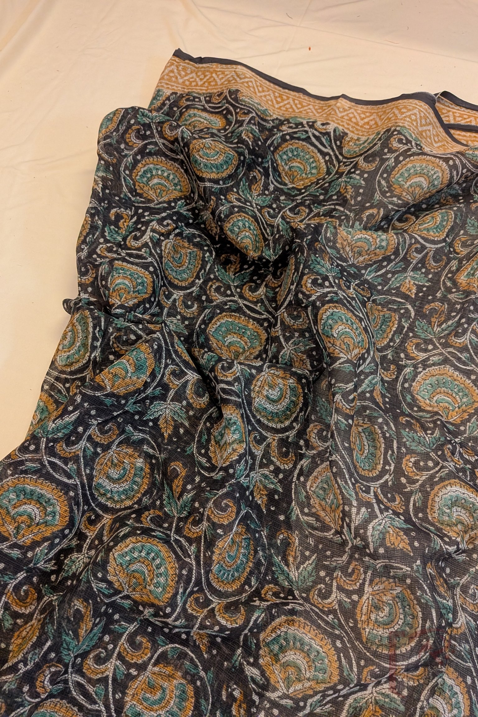 Kota Katha – Black Kota Cotton Saree with Fan Flower Motifs and Beige Parallel Print Pallu - Image 3