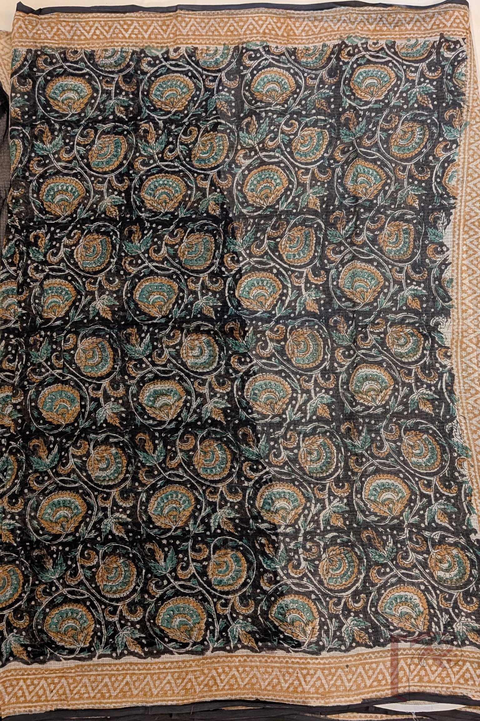 Kota Katha – Black Kota Cotton Saree with Fan Flower Motifs and Beige Parallel Print Pallu - Image 4