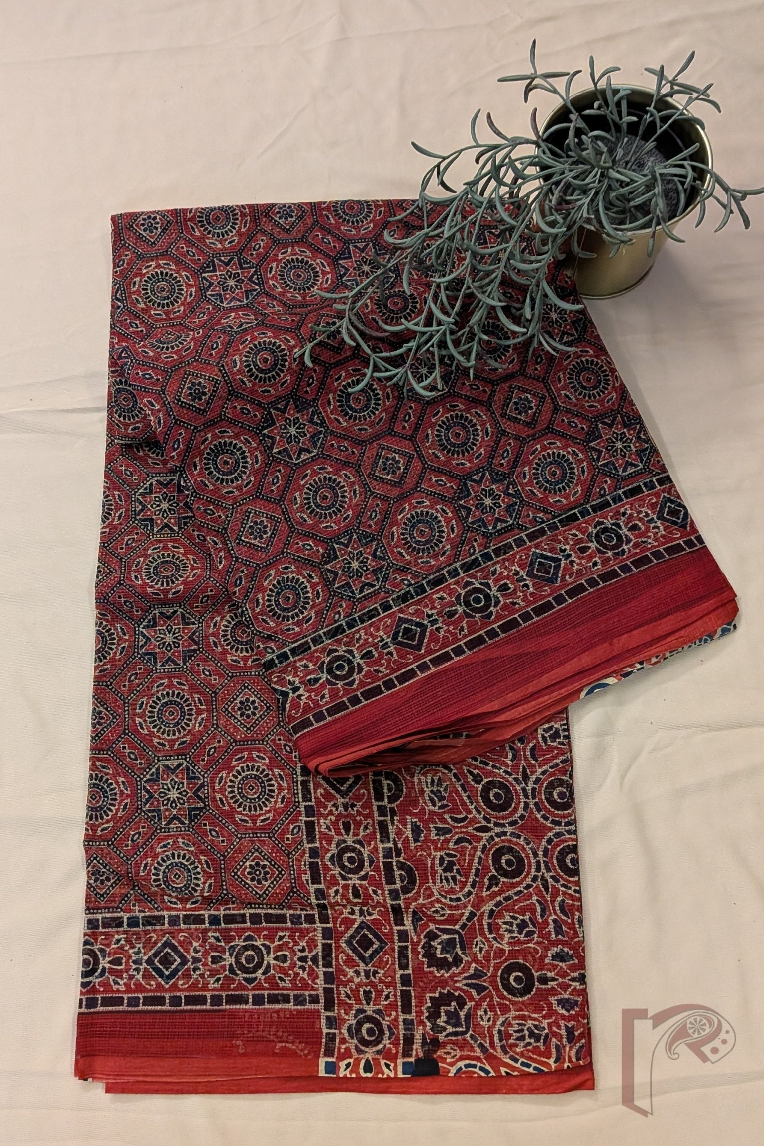 Kota Katha – Red Kota Cotton Saree with Traditional Ajrakh Motifs and Jaal Pallu - Image 7