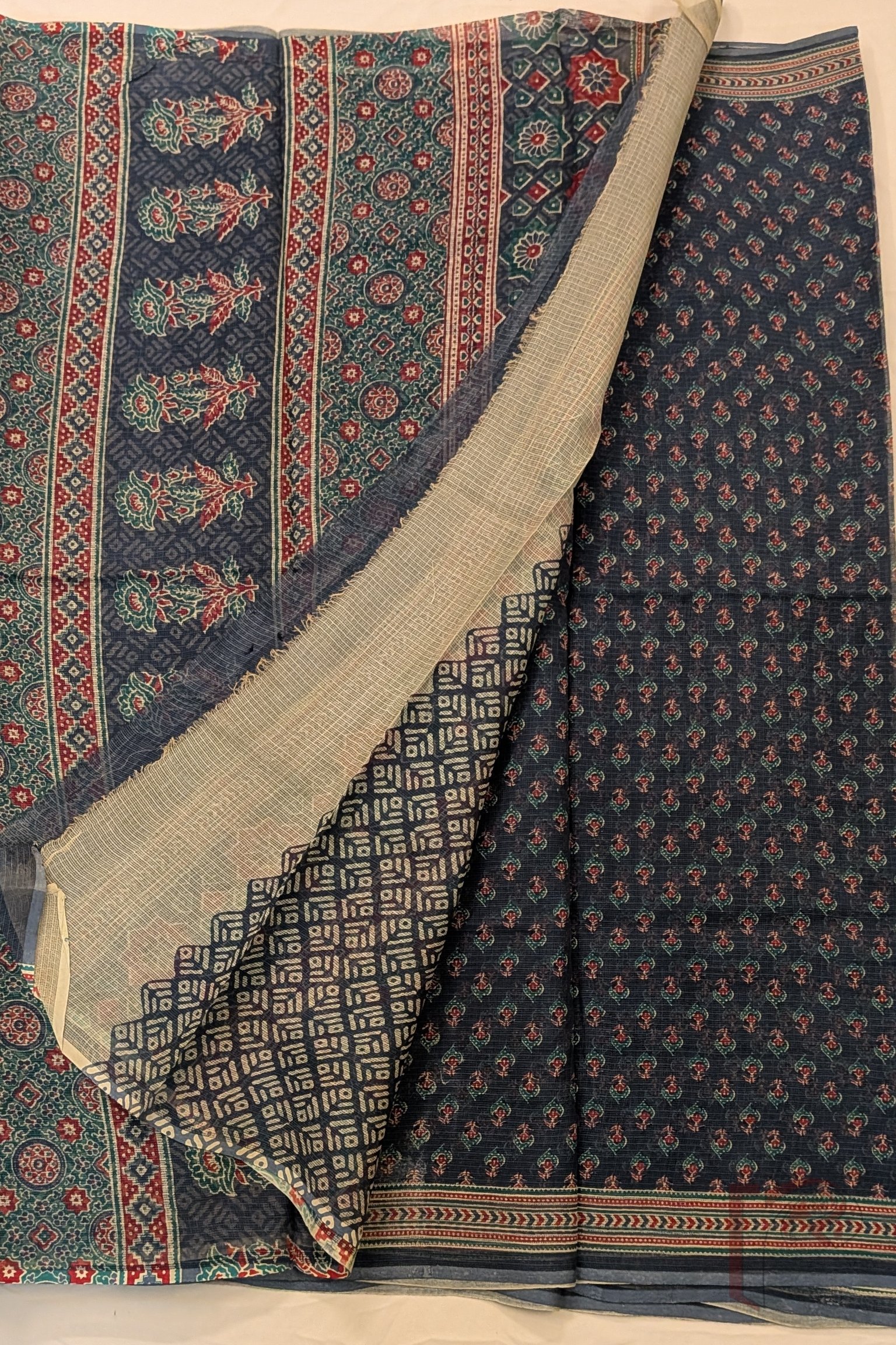 Kota Katha – Dark Green Grey Kota Cotton Saree with Mini Floral Motifs and Ajrakh Pallu - Image 2