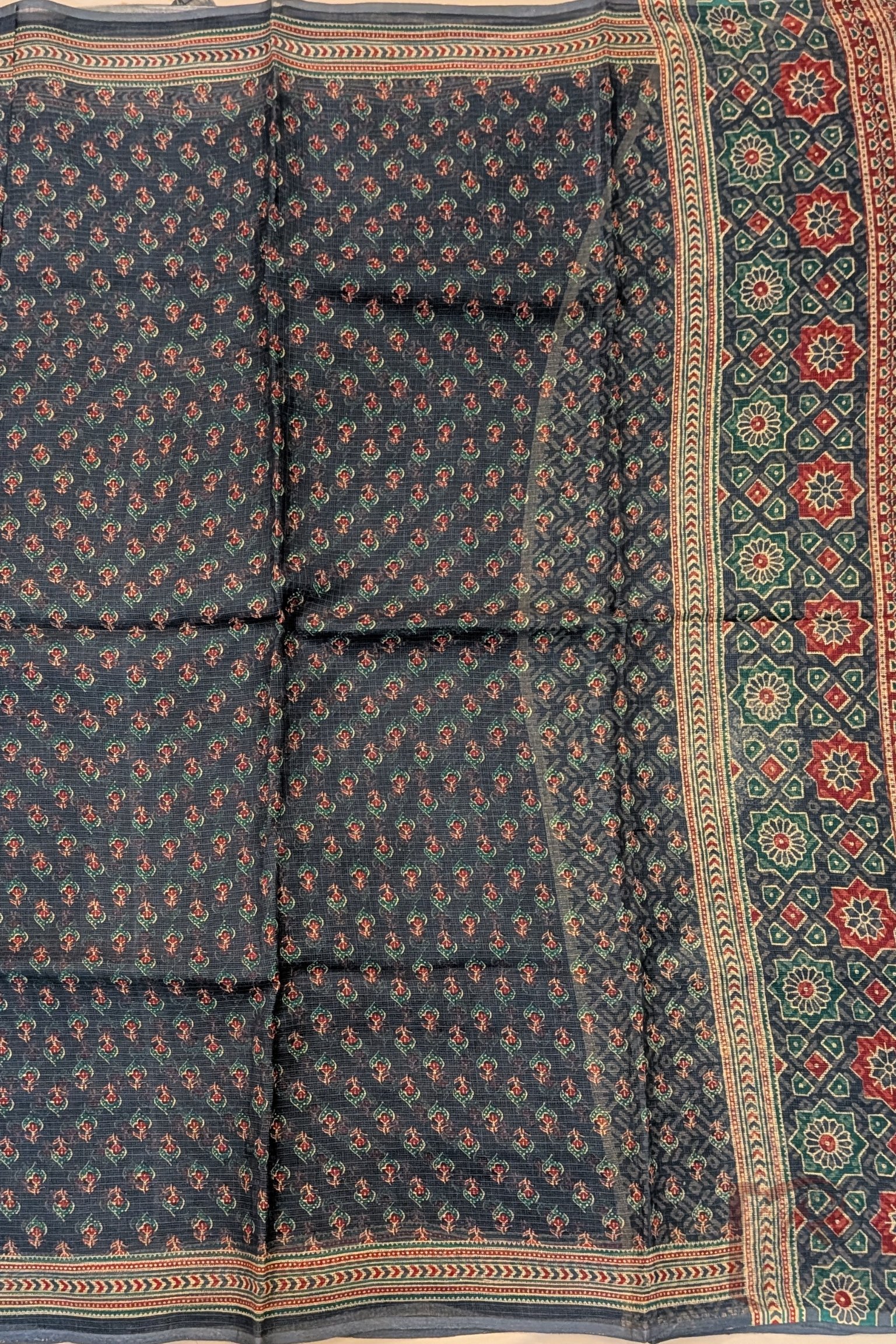 Kota Katha – Dark Green Grey Kota Cotton Saree with Mini Floral Motifs and Ajrakh Pallu - Image 4