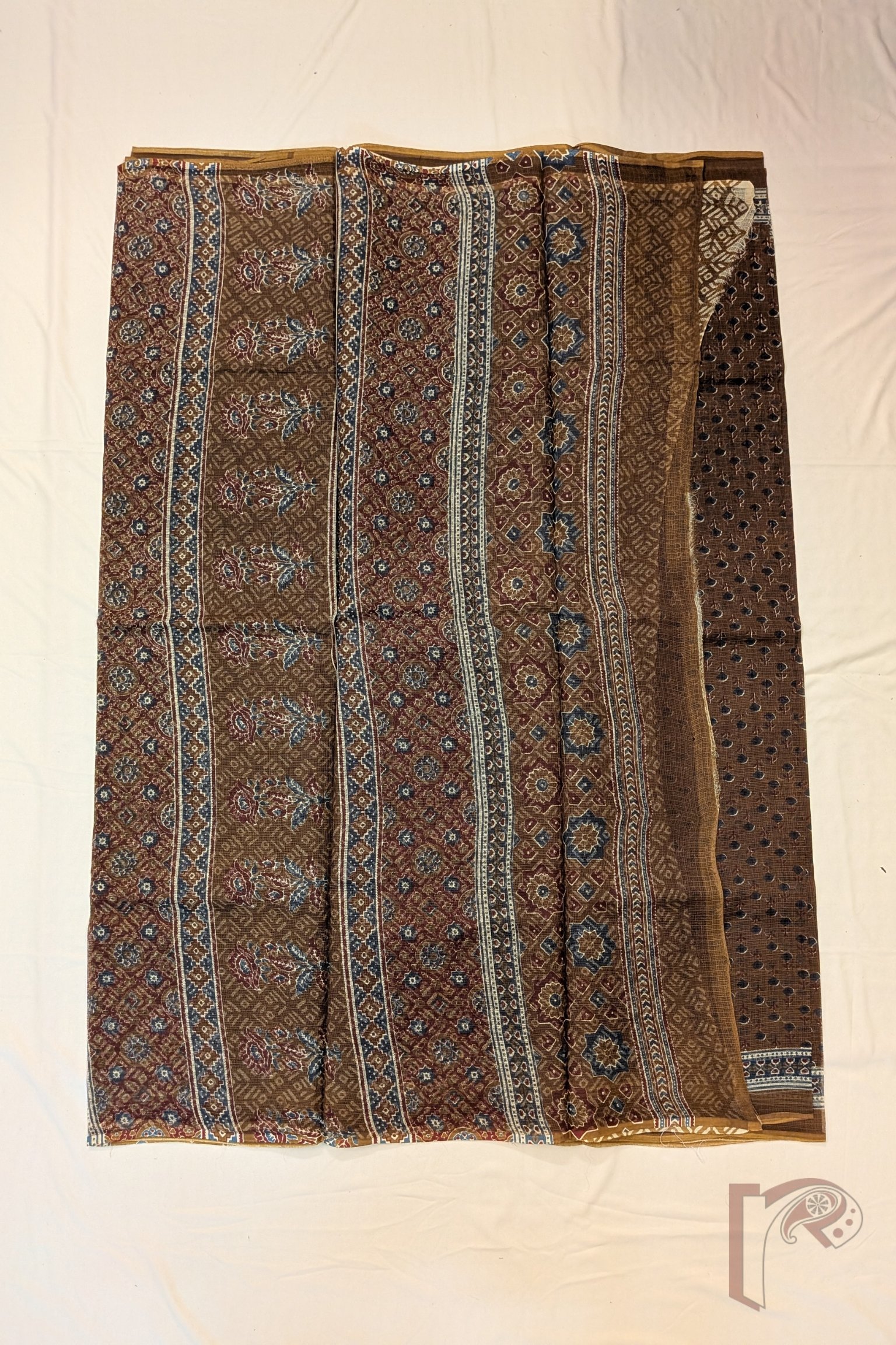 Kota Katha – Brown Kota Cotton Saree with Floral Bud Motifs and Ajrakh Pallu - Image 5