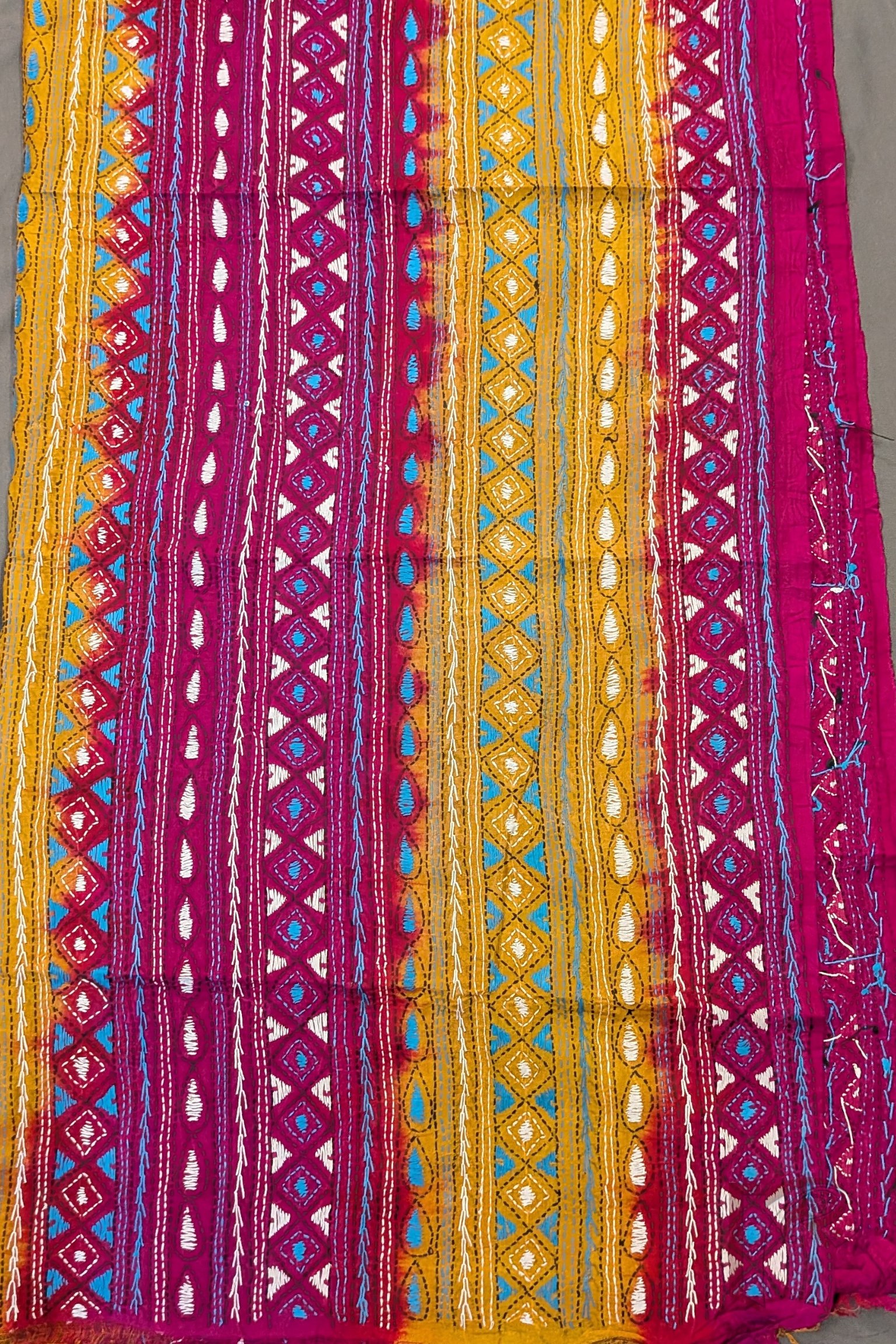 Dreamy Drapes - Magenta Mustard Dual Tone Tussar Kantha Dupatta with Blue White Black Geometric Layers - Image 5