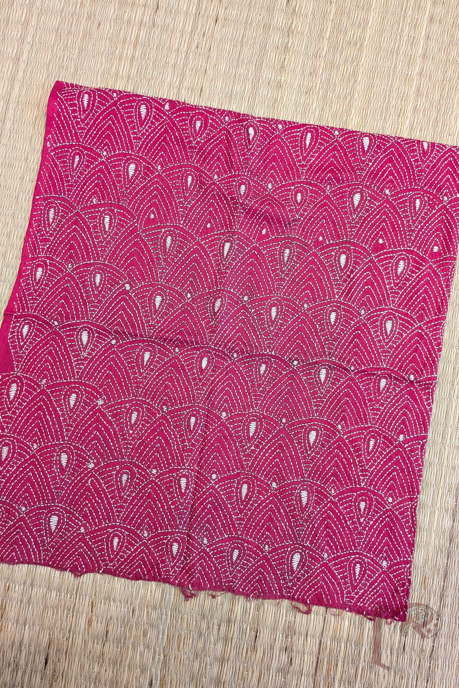 Pink Cotton Blouse with White Scalloped Kantha Lines and Tear Drop Motifs - Image 2