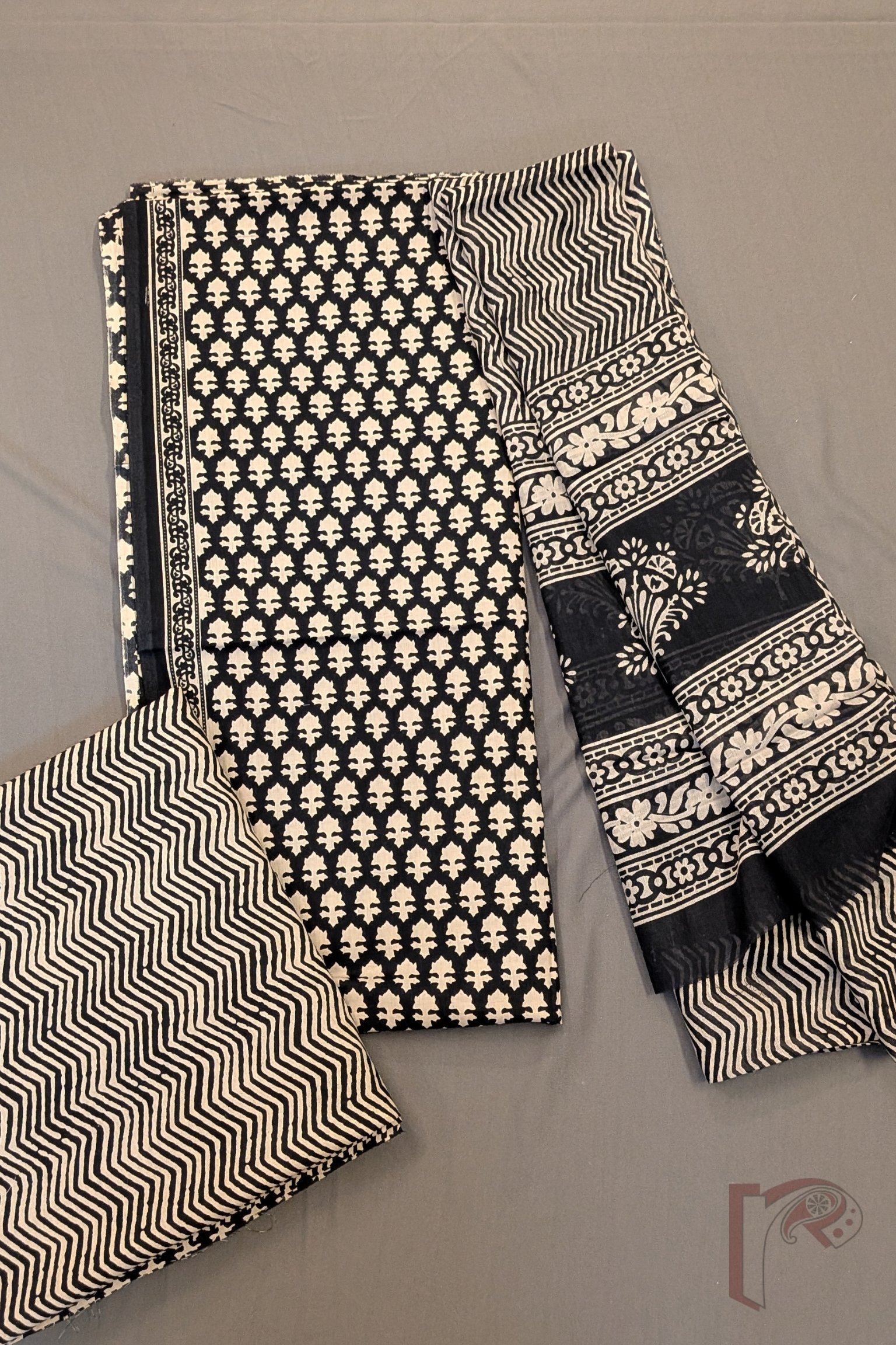 Suit stories - Black & Cream Floral Motif Mul Cotton Suit Set with Herringbone Print Dupatta - Image 2