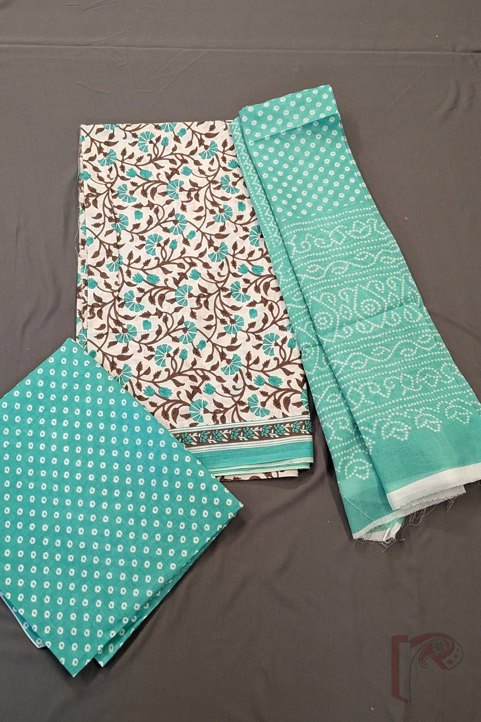 Suit stories - Pista Green & White Block Print Mul Cotton Suit Set with Swirl Floral & Bandhini Dupatta - Image 2