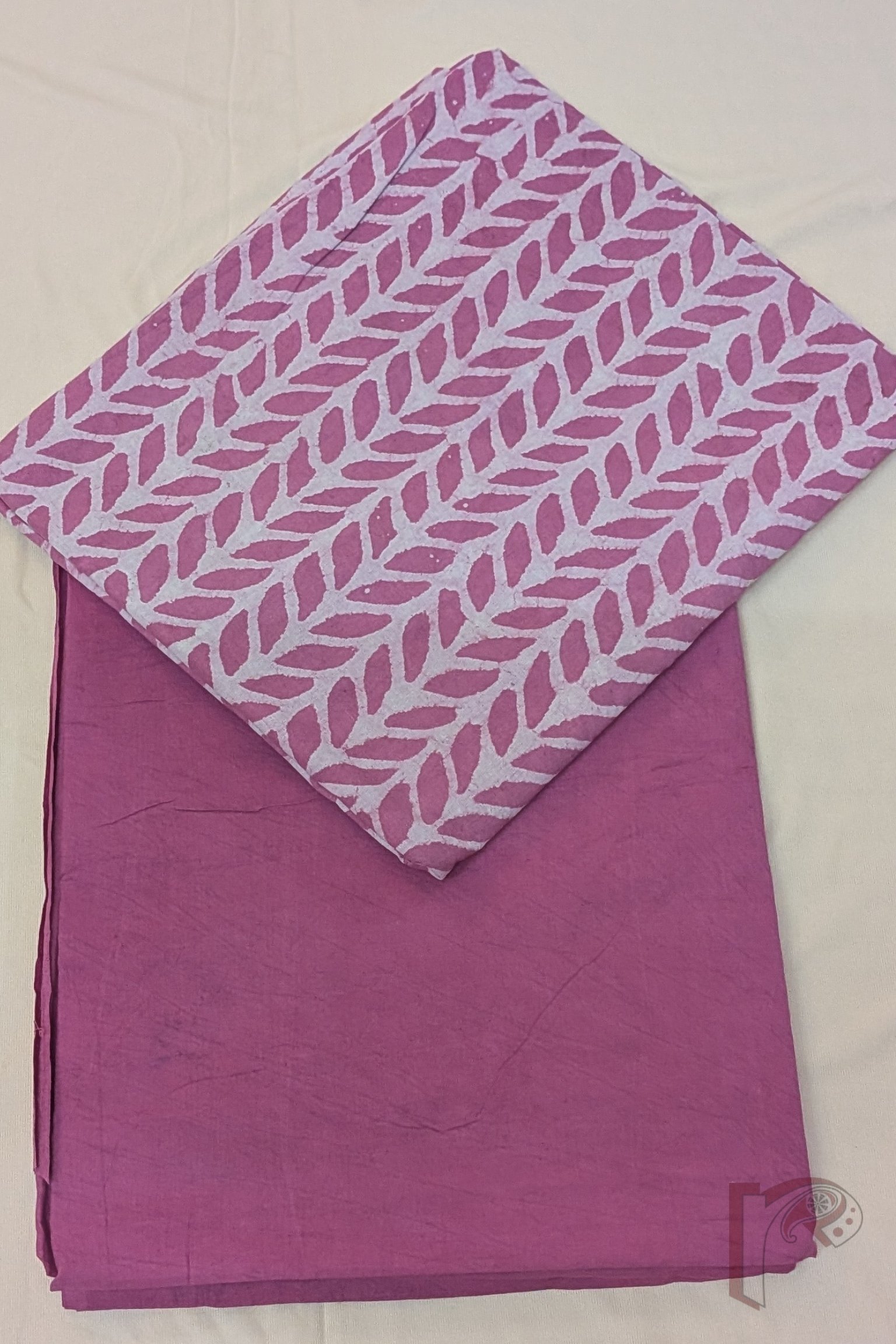 Suit stories – Dull Pink & Cream Leaf Pattern V-Line Mulmul Cotton Suit Set with Plain Bottom - Image 2