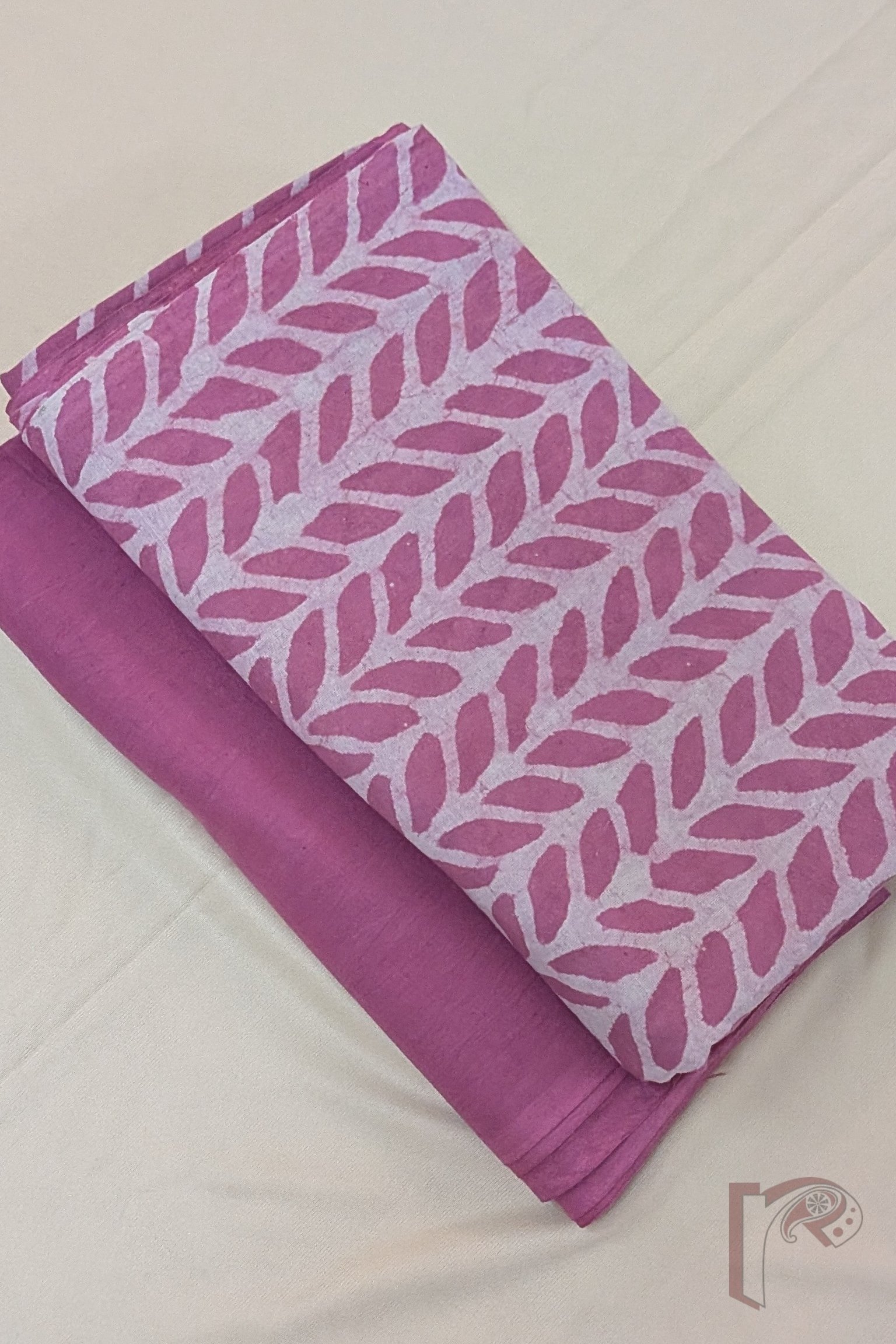 Suit stories – Dull Pink & Cream Leaf Pattern V-Line Mulmul Cotton Suit Set with Plain Bottom - Image 3