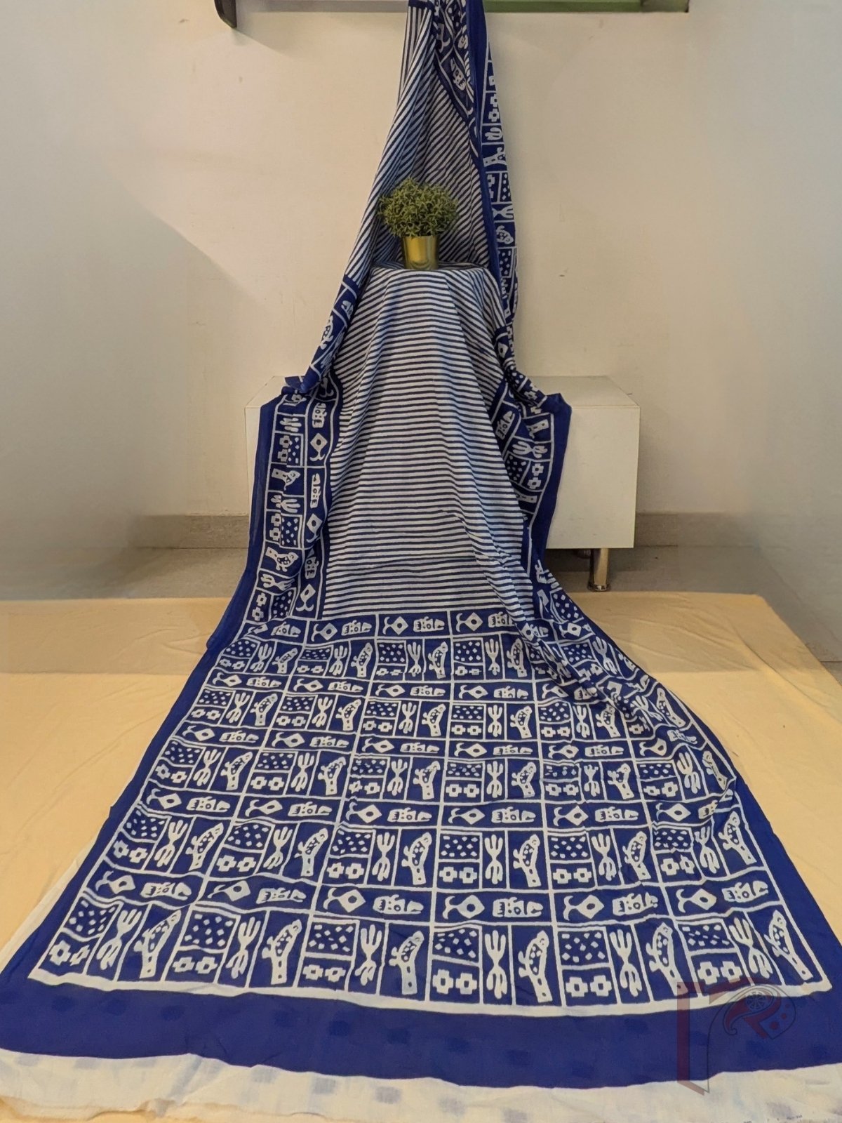 Mulmul Muse – White Mul Cotton Saree with Indigo Blue Stripes and Abstract Animal Print Border - Image 2