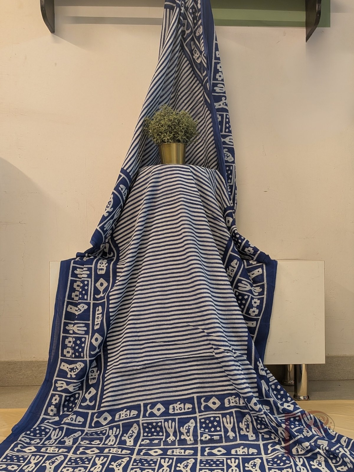 Mulmul Muse – White Mul Cotton Saree with Indigo Blue Stripes and Abstract Animal Print Border - Image 5