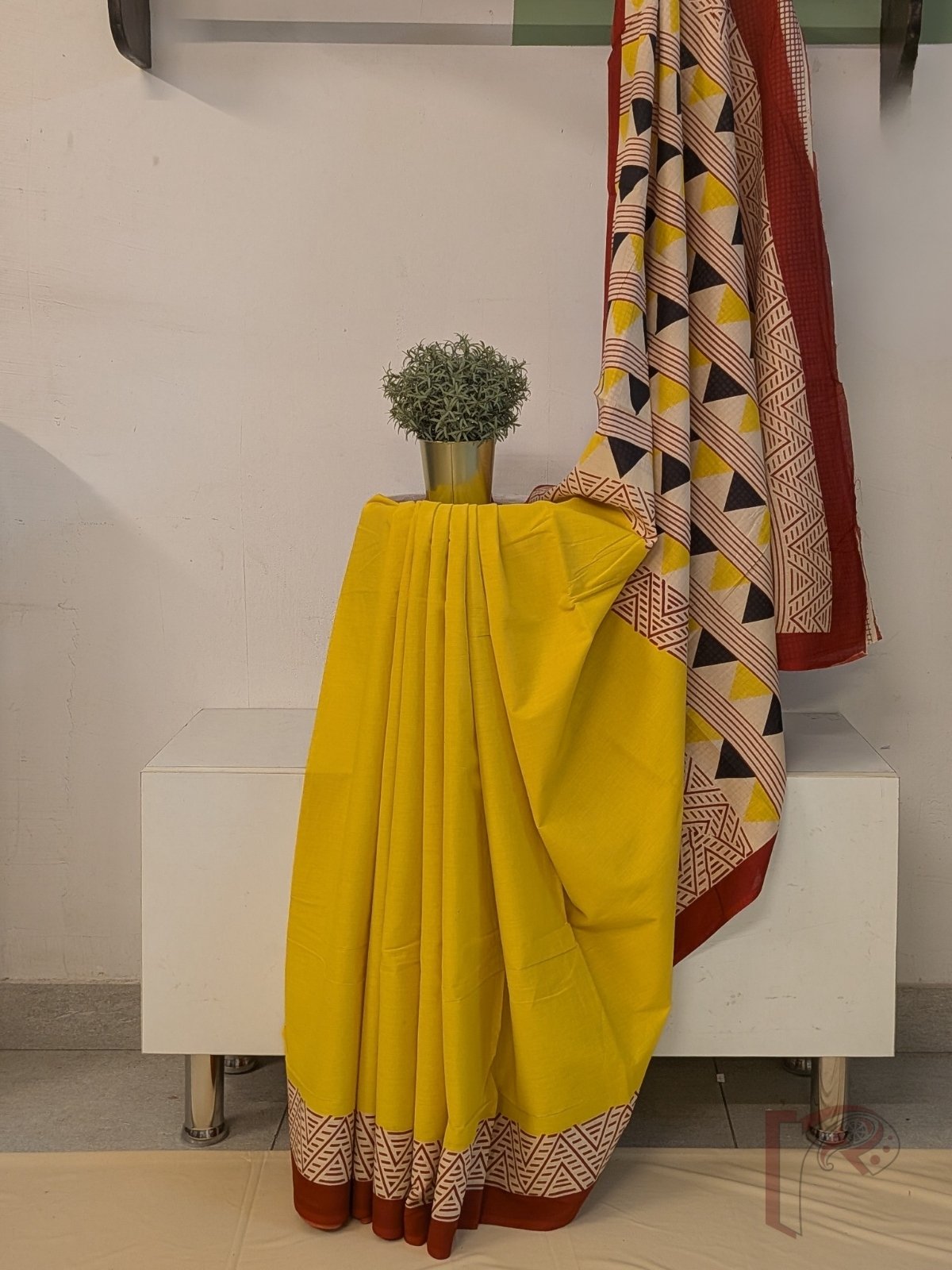 Mulmul Muse – Yellow Mul Cotton Saree with Offwhite Abstract Border and Geometric Pallu
