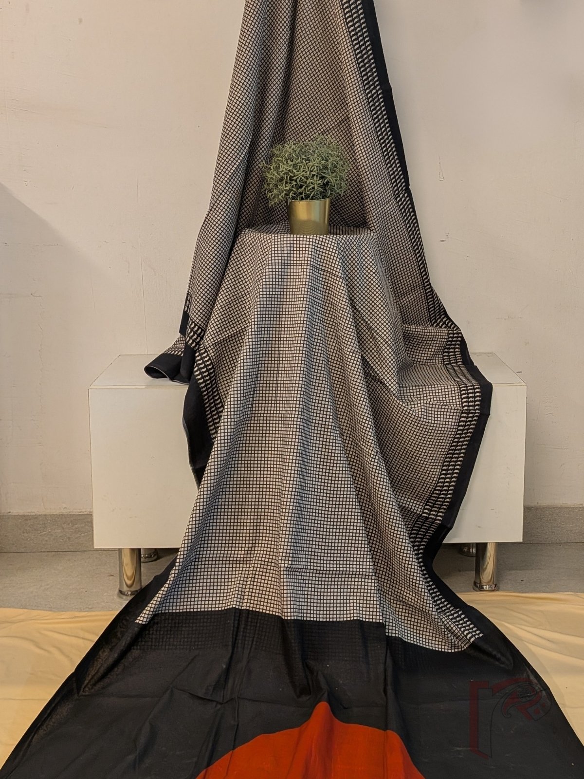 Mulmul Muse – Cream Mul Cotton Saree with Black Check Print and Brick Red Circle Pallu - Image 5