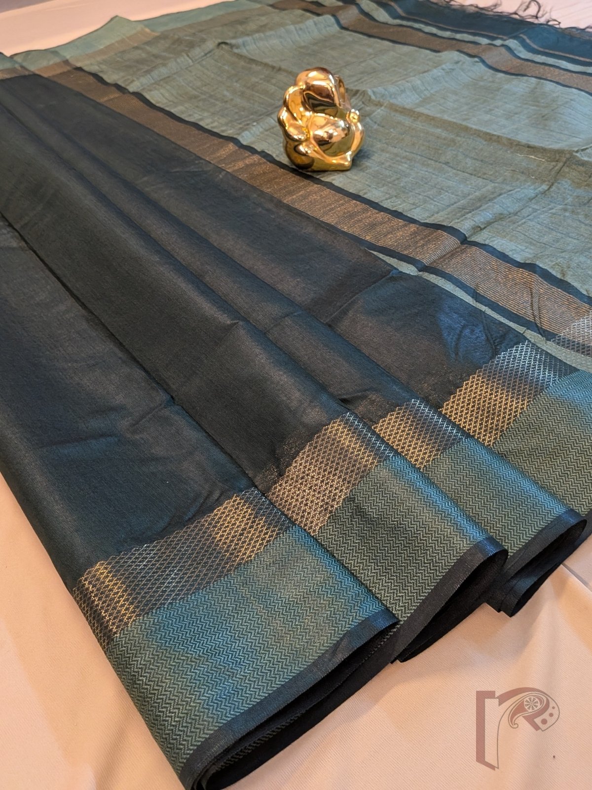 Banarasi Bloom: Bottle Green Katan Silk Saree with Light Green Herringbone Border and Gold Paithani Style - Image 6