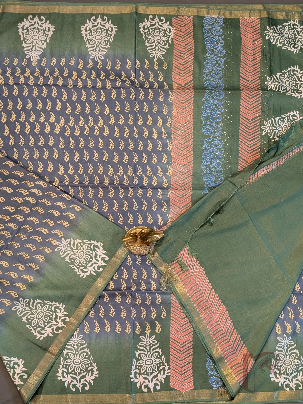 Jayshree Jiva - Slate Grey and Dark Sage Green Ombre Cotton Silk Saree with Floral Border and Sequined Pallu - Image 2