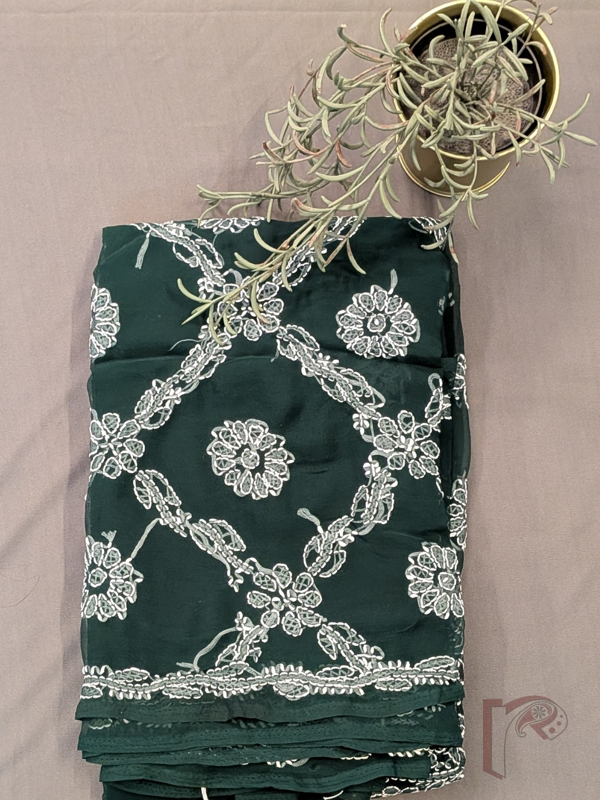 Lucknowi Leher: Bottle Green Lucknowi Chiffon Saree with White Chikankari Shadow Work Floral Leaf Kairi Jal Embroidered Pallu - Image 7